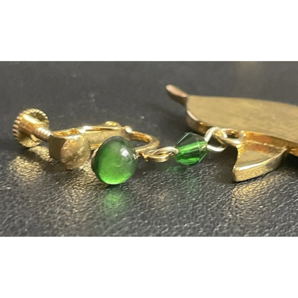 Enamel Hummingbird Dangle Earrings Screw Back Gold Tone Green Red Bird Jewelry - Picture 6 of 7